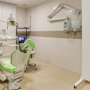 Стоматологическая клиника HOLLYDENT фото 1