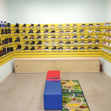 Магазин детской обуви НАПРОГУЛКУ на улице Генерала Лизюкова фото 2