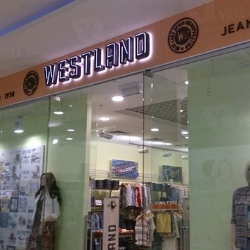 Магазин одежды WESTLAND на проспекте Михаила Нагибина фото 3