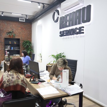 Оконная компания Rehau Service на Таллинском шоссе фото 2