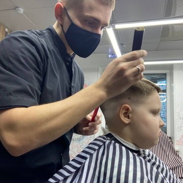 Мужская парикмахерская Мужики про на Пролетарском проспекте фото 3