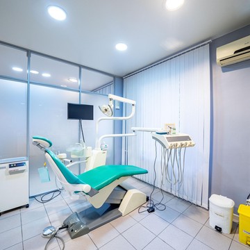 Стоматологическая клиника А-Пломб в Центральном районе фото 1