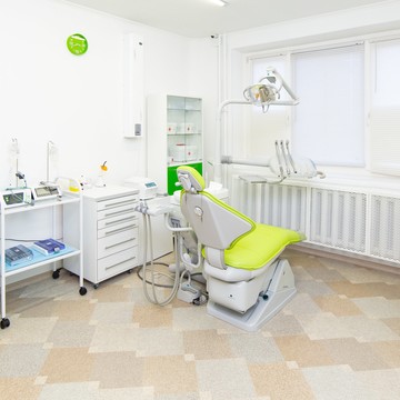Стоматологическая клиника Денталь на улице Николая Семёнова фото 2