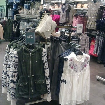 Miss Selfridge фото 2
