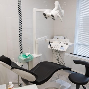 Стоматологическая клиника ADELI-DENT фото 3