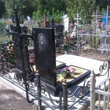 Магазин памятников Хозяйка Медной Горы фото 2