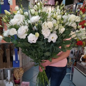 Салон цветов и праздничного оформления Holiday на улице Селезнёва фото 2