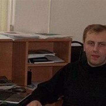 Директор Потапкин Олег Юрьевич работает в паре с сестрой , и больше никого!!!