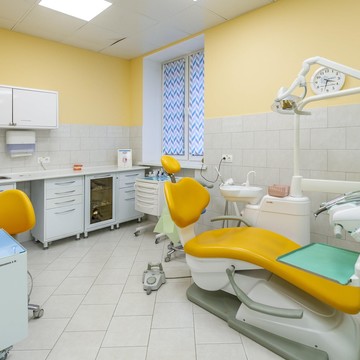 Стоматологическая клиника Центр-М фото 1