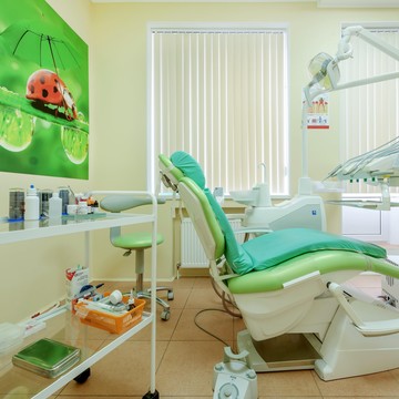 Клиника Семейная стоматология № 1 на Караваевской улице фото 1