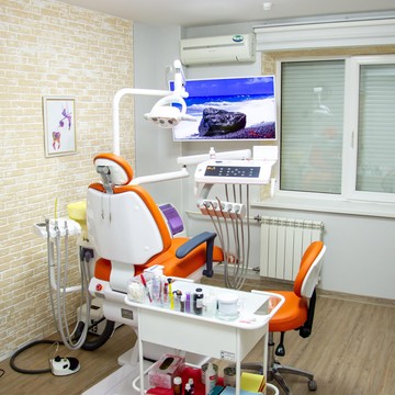 Стоматологическая клиника Адмирал на улице Александрова в Волжском фото 2