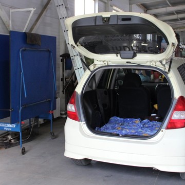 Автотехцентр комплексного обслуживания автомобилей, полировки фар и ремонта ходовой МоторПульс фото 2
