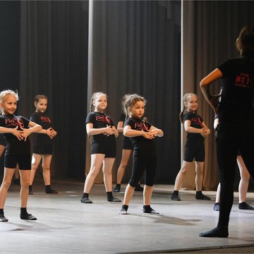 Школа танцев Be Flex на улице Бориса Корнилова фото 3