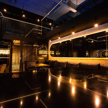 Стриптиз-клуб Зависть Show-Bar на Литейном проспекте фото 3
