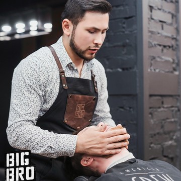 Мужская парикмахерская Big Bro на улице Луначарского фото 2