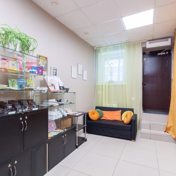 Академия красоты Goodbrows на улице Краснолесья фото 3