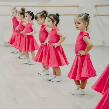 Школа спортивных бальных танцев для детей Высота на улице Яблочкова фото 1