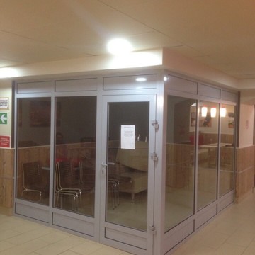 Перегородка - детская комната в ресторане Burgerking.