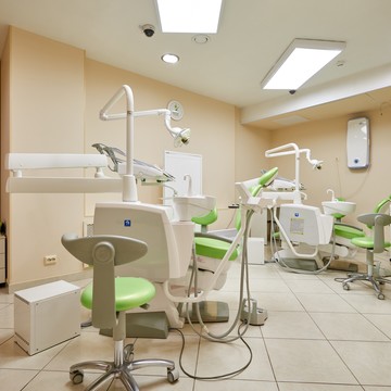 Центр имплантации и стоматологии ИНТАН на Варшавской улице фото 1