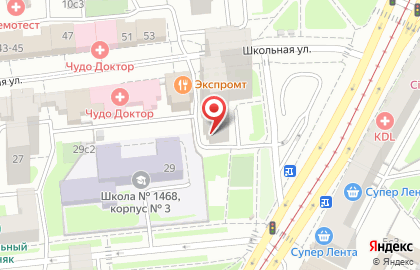 Он и она на площади Ильича на карте