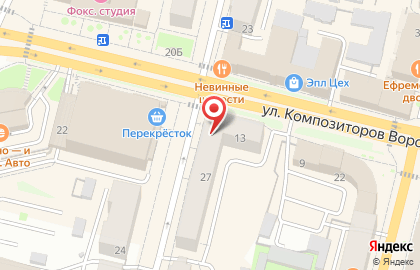 Магазин у дома Бристоль на улице Ленинградской на карте