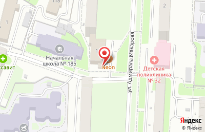 Киоск по продаже фастфуда на улице Адмирала Макарова на карте