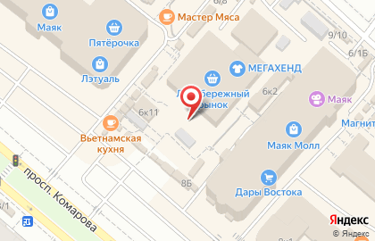 Магазин хлебобулочных и кондитерских изделий Хлебодар на проспекте Комарова на карте
