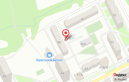Супермаркет Красное & Белое на Набережной улице на карте