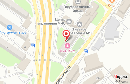 Учебный центр Отличник на улице Дзержинского на карте