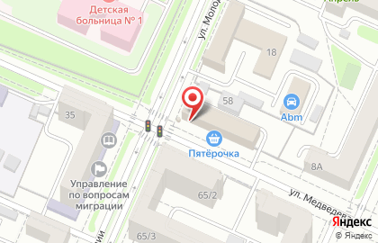 Супермаркет Пятёрочка на улице Медведева на карте