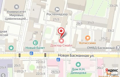 Стоматологическая клиника Доктор Смайл на Комсомольской на карте