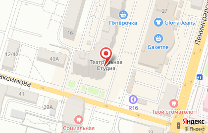 Консультативно-диагностический центр на улице Максимова на карте