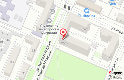 Миграционный центр 32 на улице Медведева на карте