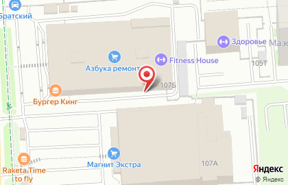 Фабрика 38 попугаев на Молодёжной улице на карте