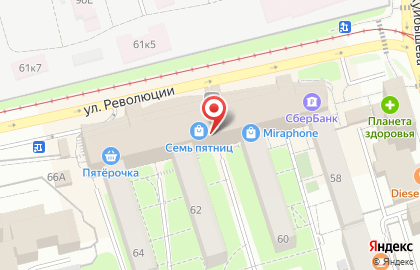 Сеть супермаркетов Пятёрочка на улице Революции, 60/1 на карте