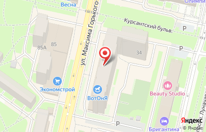 Универсам Пятерочка на улице Максима Горького на карте