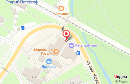 Petergof-Land на бульваре Красных Курсантов на карте