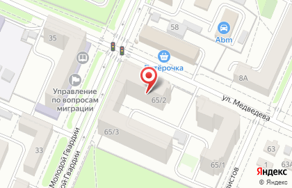 Лиза на улице Медведева на карте