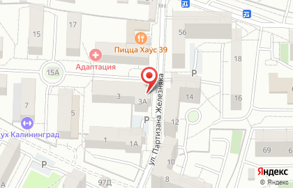 Универсам Семья на улице Партизана Железняка на карте
