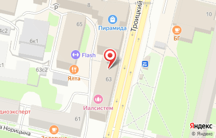 Магазин у дома Бристоль на Троицком проспекте на карте
