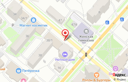 Магазин одежды и косметики на Советской улице на карте
