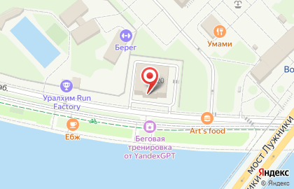 Статус на Лужнецкой набережной на карте