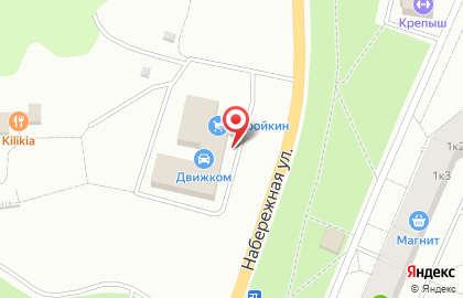 Магазин автотоваров Движком на Набережной улице на карте