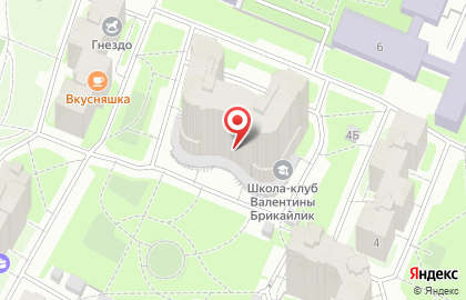 Универсам РеалЪ на улице Ушинского на карте