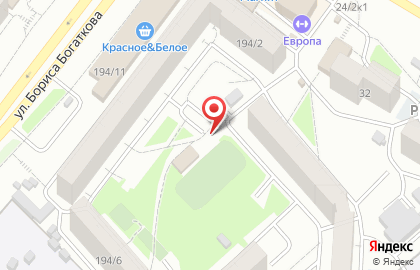 Продовольственный магазин на улице Бориса Богаткова на карте