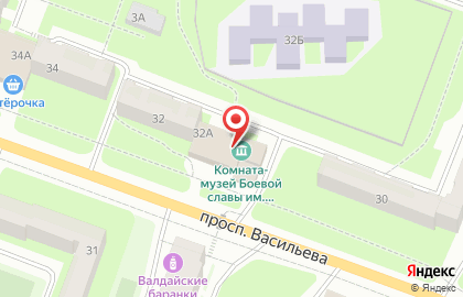 Супермаркет Дикси на проспекте Васильева, 32а на карте