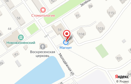 Супермаркет Магнит у дома на Молодёжной улице на карте