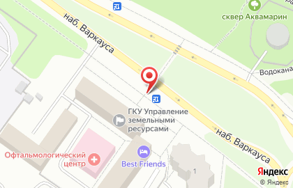 Киоск по продаже хлебобулочных изделий на набережной Варкауса на карте