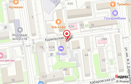 Продовольственный магазин Улыбка на Курильской улице на карте