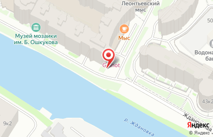 Центр эстетической косметологии Guinot на Ждановской улице, 45 на карте